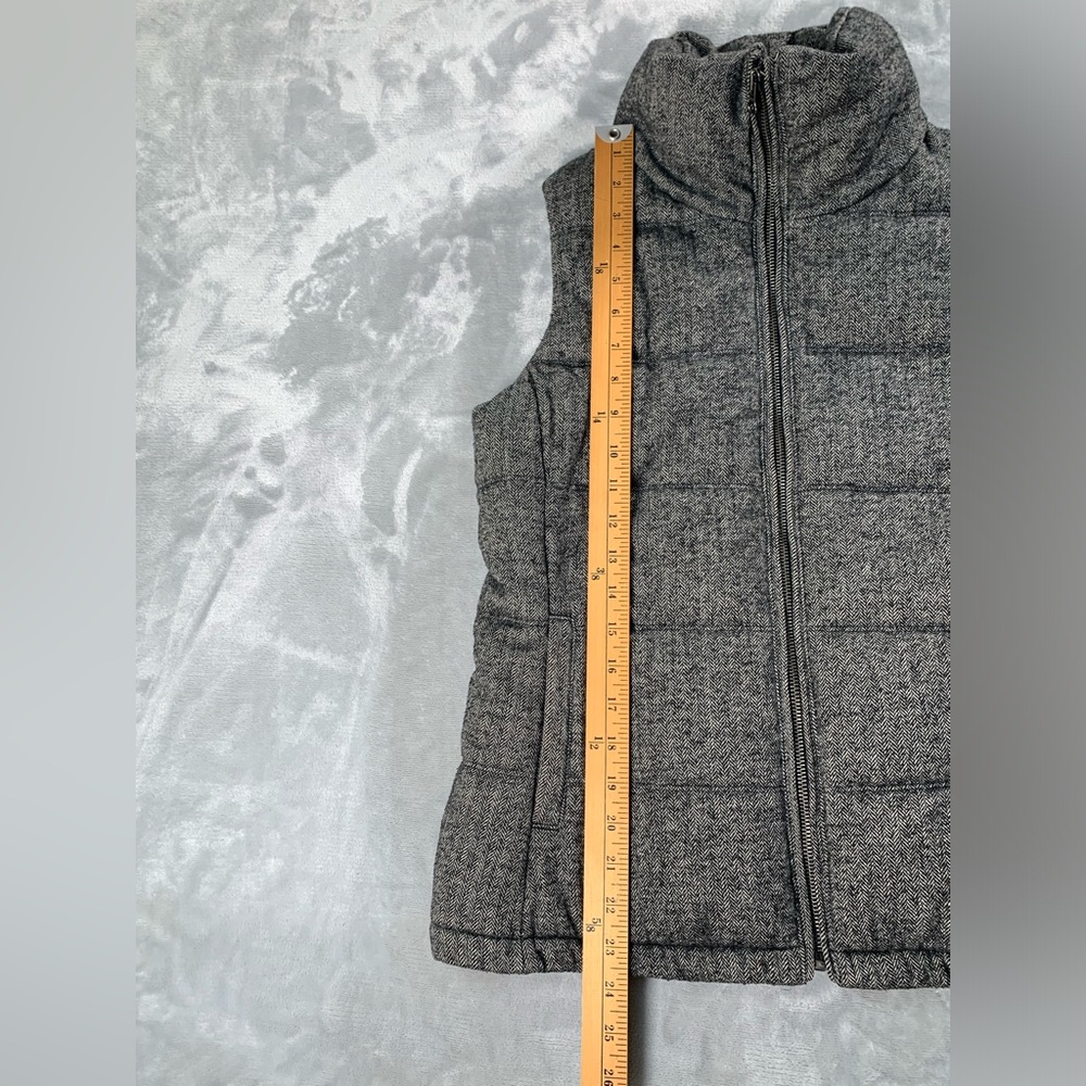 Old Navy Gray Puffer Vest - Picture 6 of 13
